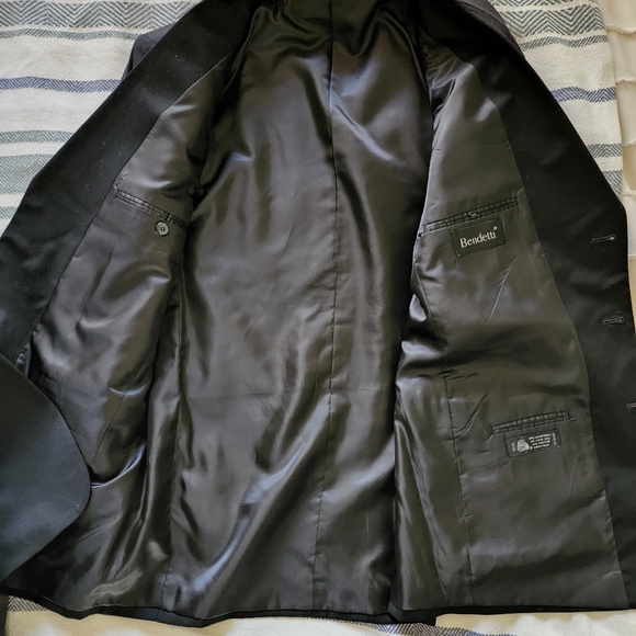 BENDETTI mens black suit jacket. - Picture 5 of 5